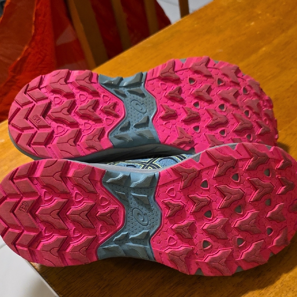 Asics Gel Venture 9 Womens Athletic Shoes - Picture 8 of 8